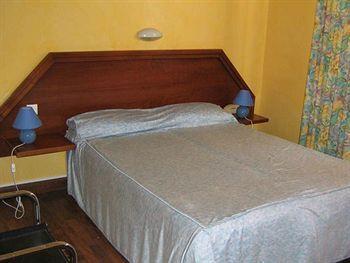 Logis Ur-hegian Hotel 2*