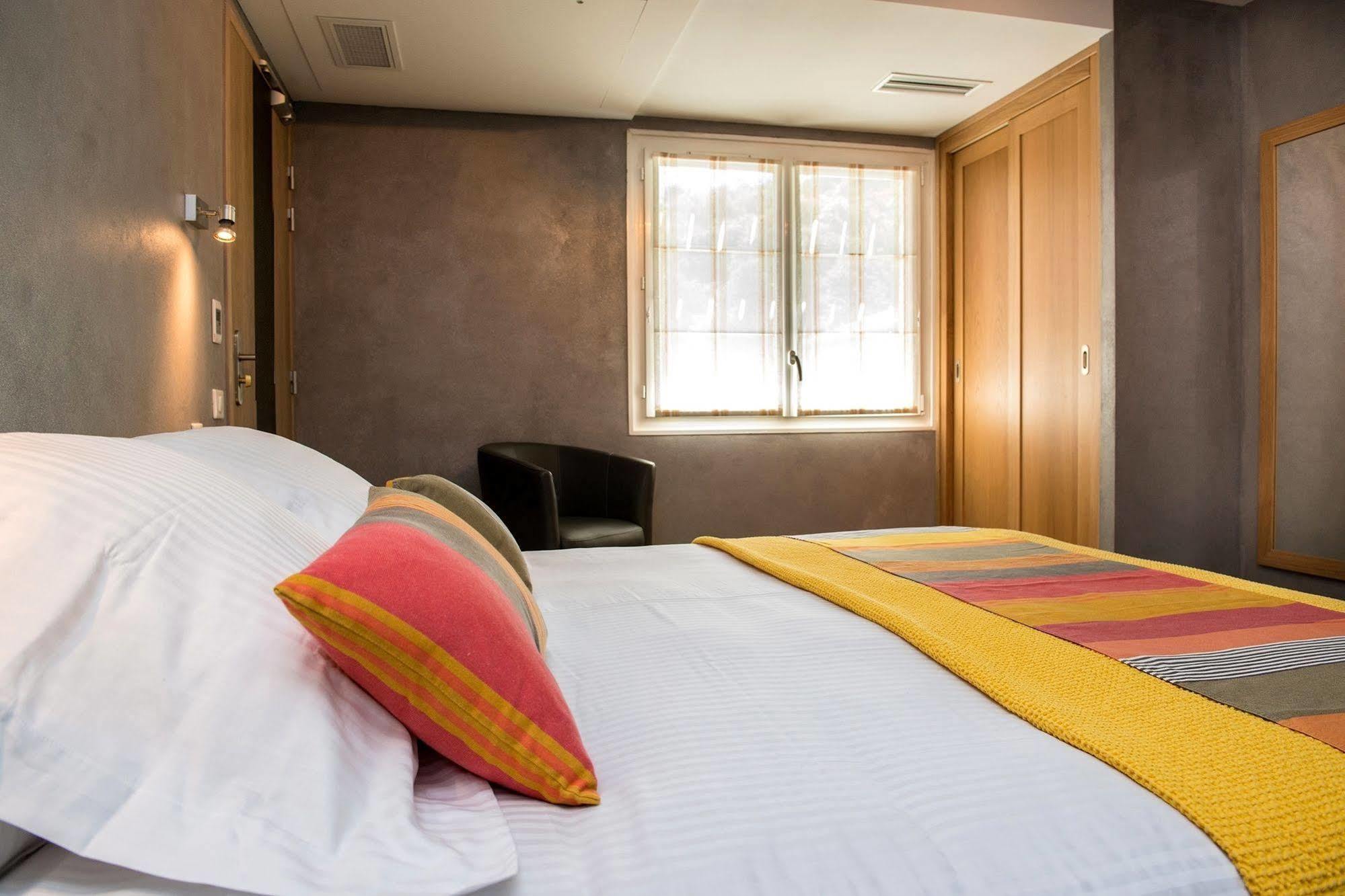 Logis Ur-hegian Hotel 2*