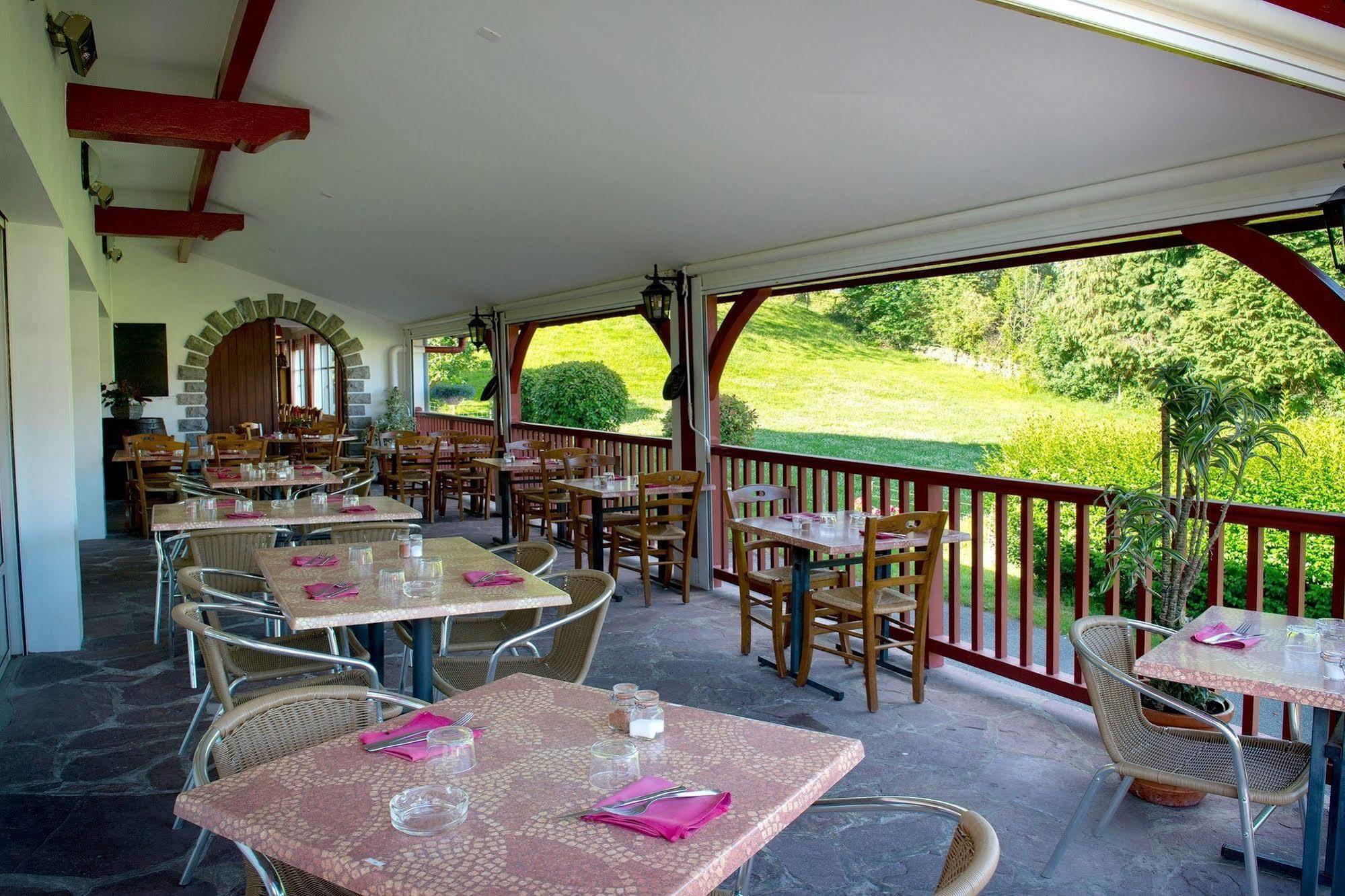Logis Ur-hegian Hotel